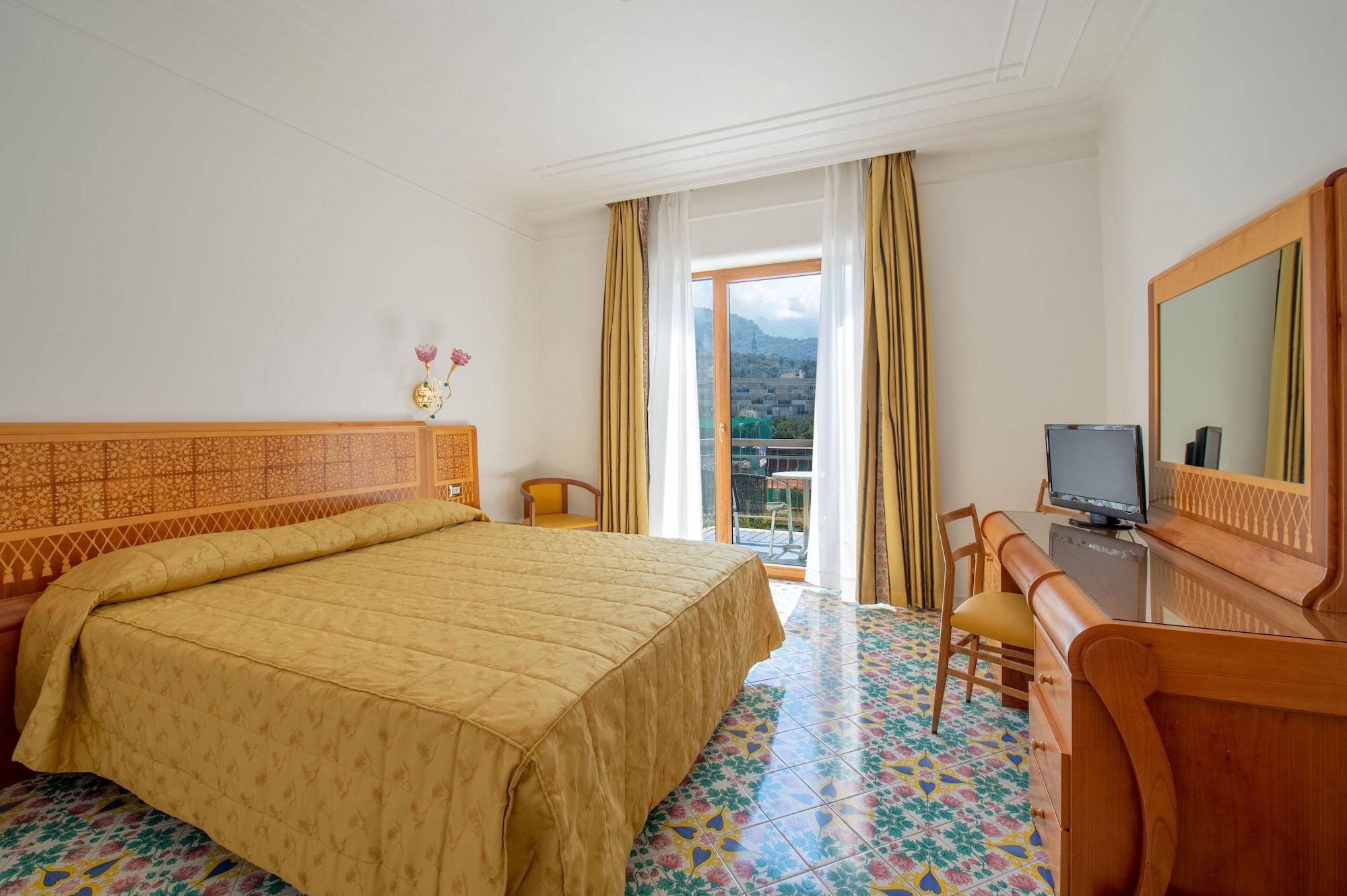 Grand Hotel Flora Sorrento Esterno foto