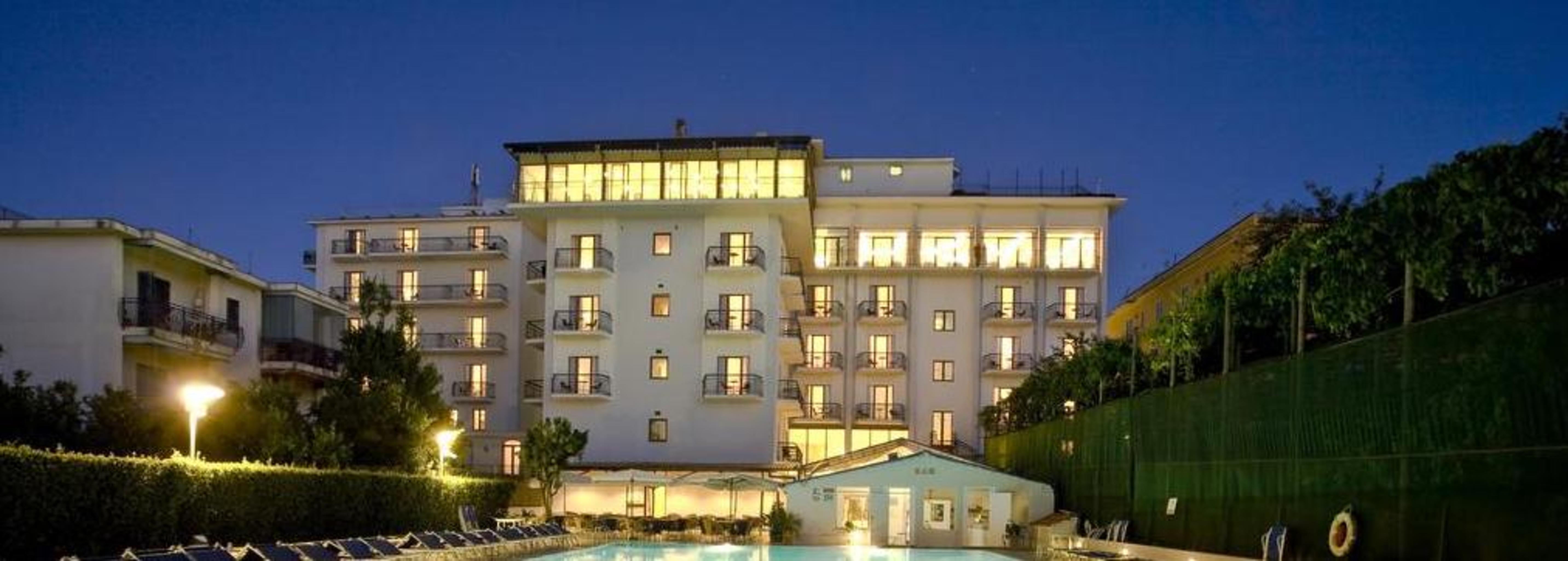Grand Hotel Flora Sorrento Esterno foto