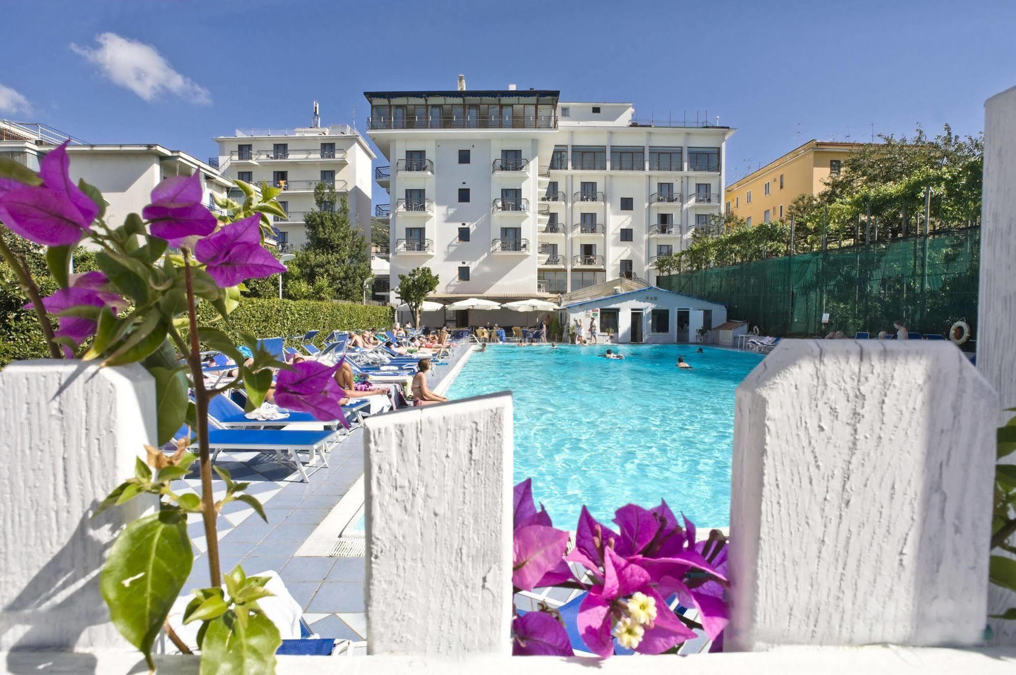 Grand Hotel Flora Sorrento Esterno foto
